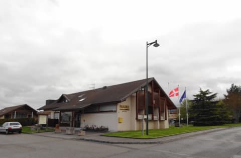 Loueur de bennes Feigères