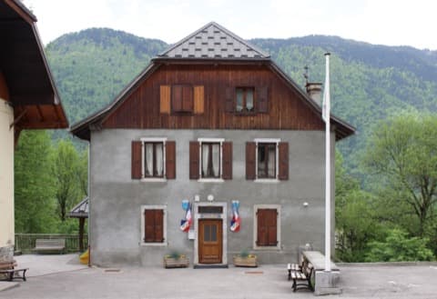 Loueur de bennes La Rivière-Enverse