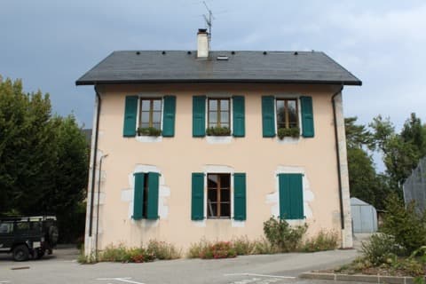 Loueur de bennes Villy-le-Pelloux
